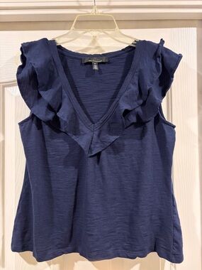 White House Black Market Navy Ruffle V-Neck Tank M excellent cond